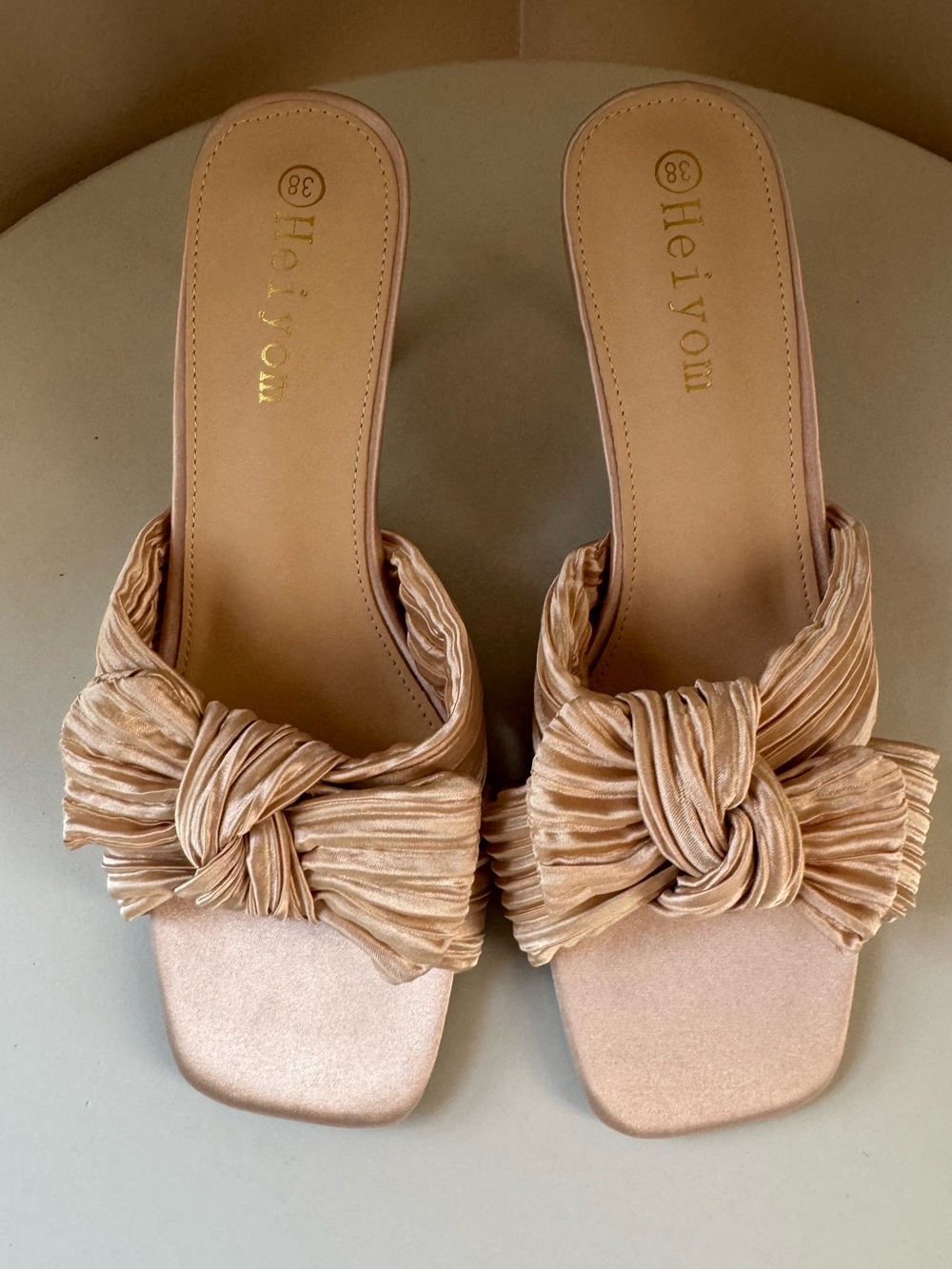Heiyom Pleated Bow Heels, 6.5